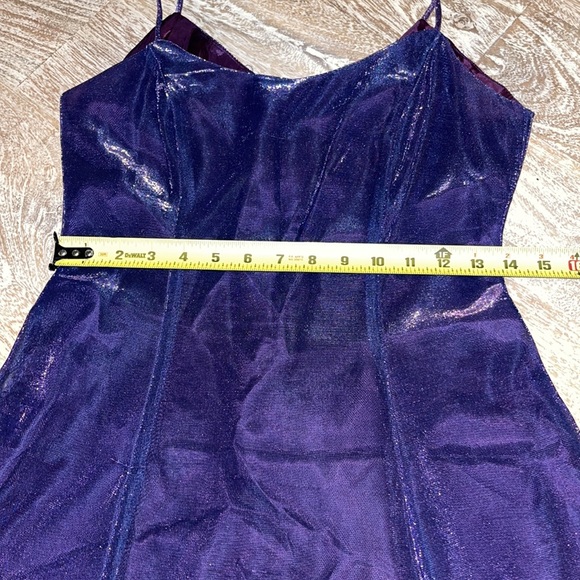 Vintage shiny 80s 90s stepping out dress - Picture 6 of 8